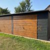 Plechová garáž 8×6×2,18 - antracitová šedá BTX 7016 MAT, spád od vrat dozadu, výklopné vrata, okno PCV, dveře