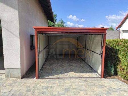 Plechová garáž 3×6×2,18- měděná hnědá BTX 8004 MAT, spád od vrat dozadu, výklopná vrata