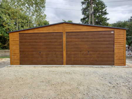 Plechová garáž 7×6×2,6 - zlaty dub (imitace dřeva), sedlová střecha