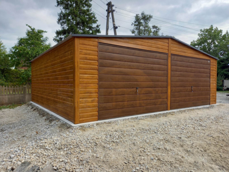 Plechová garáž 7×6×2,6 - zlaty dub (imitace dřeva), sedlová střecha